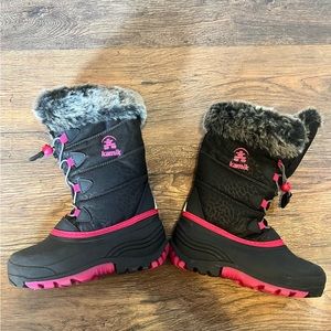 Girls snow boots size 2